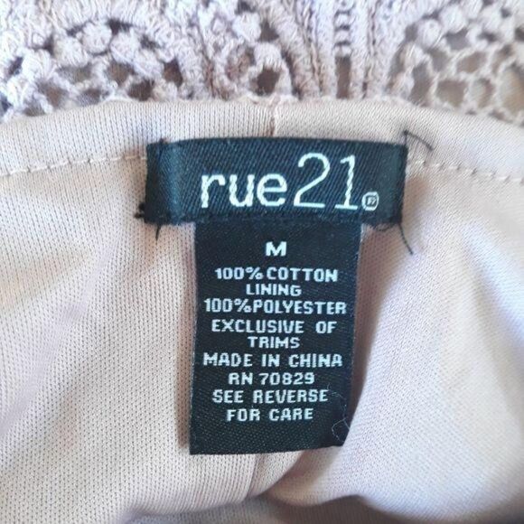 Rue21 Boho Crochet Lace Scalloped Dangle Hem Cropped Tank Top Pink Sz M - Picture 3 of 8